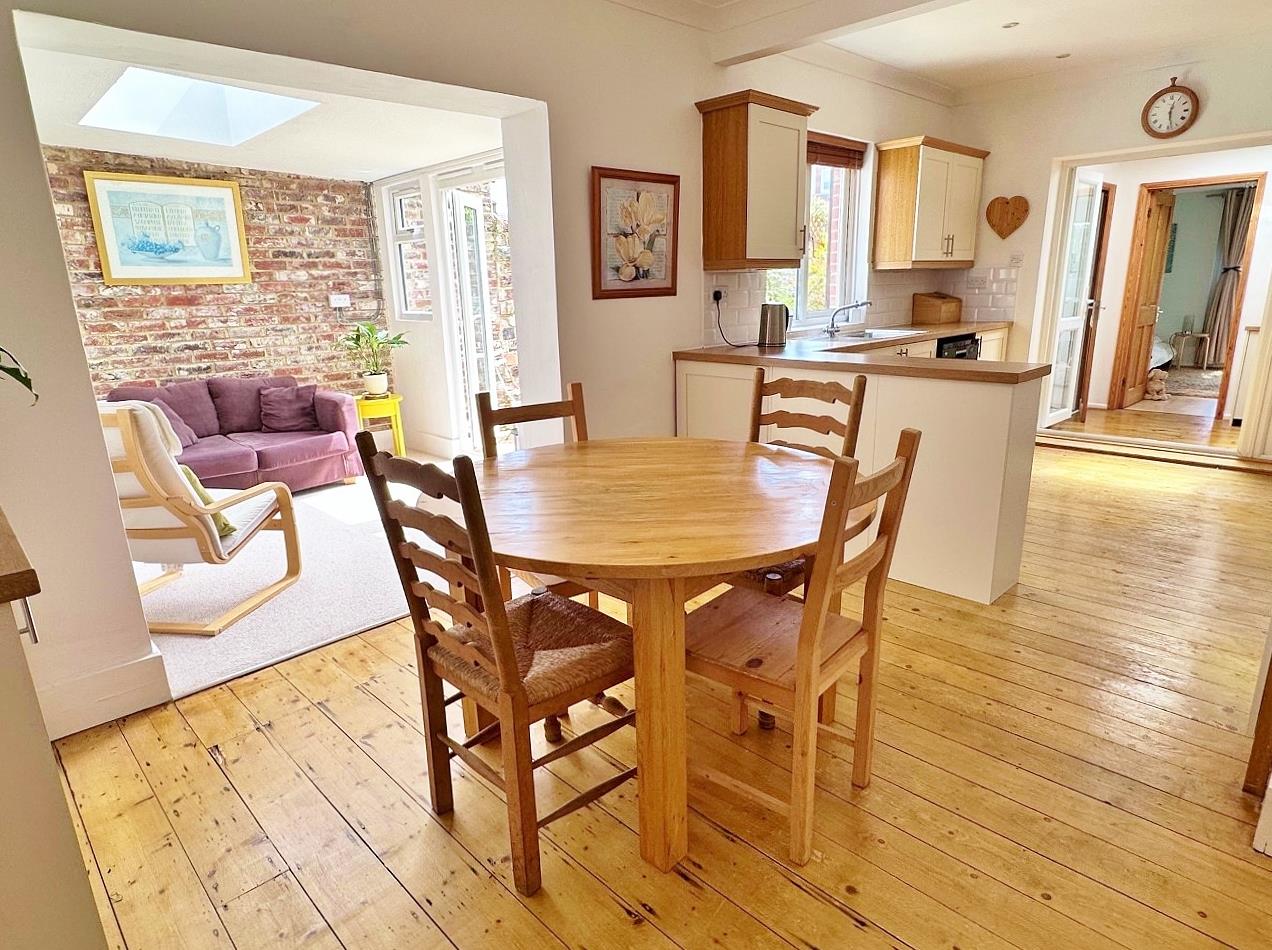 For Sale House End Terrace in Road, Eastbourne